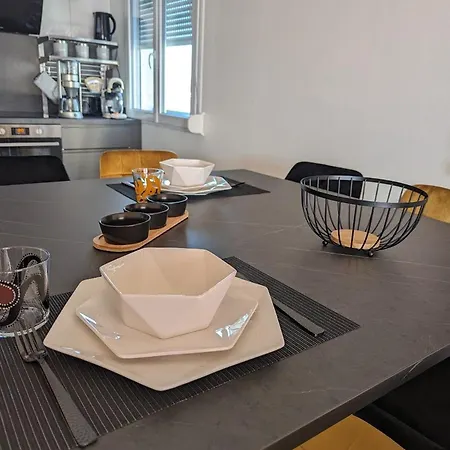Apartment Confortable A Epinal: 2 Chambres, Parking Prive, Tv, Wifi, Proche Commerces Et Evenements - Fr-1-589-641 Epinal